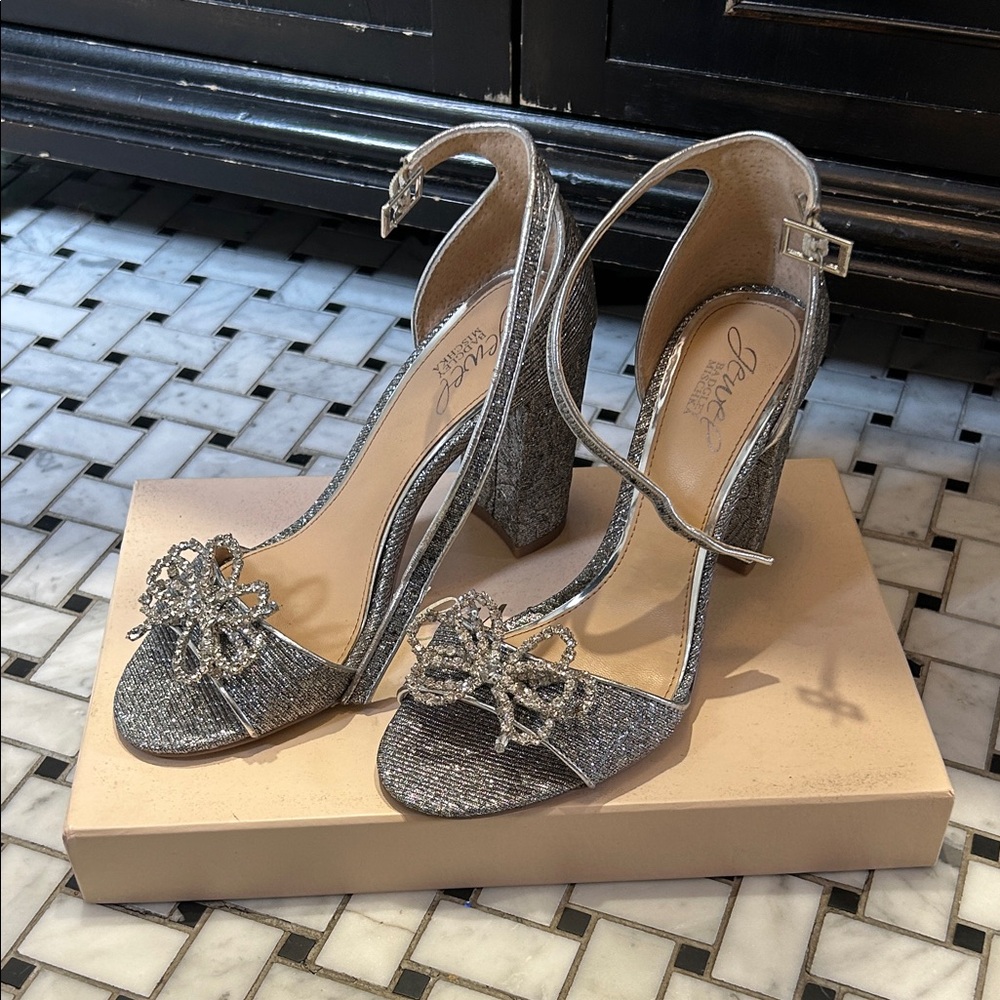 Jewel Badgley Mischka Silver Glitter Block-Heel Sandals with Crystal Bow Accent